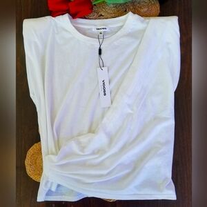 NWT VIGOSS USA White sleeveless top shoulder pads pleated Woman’s JR size XL